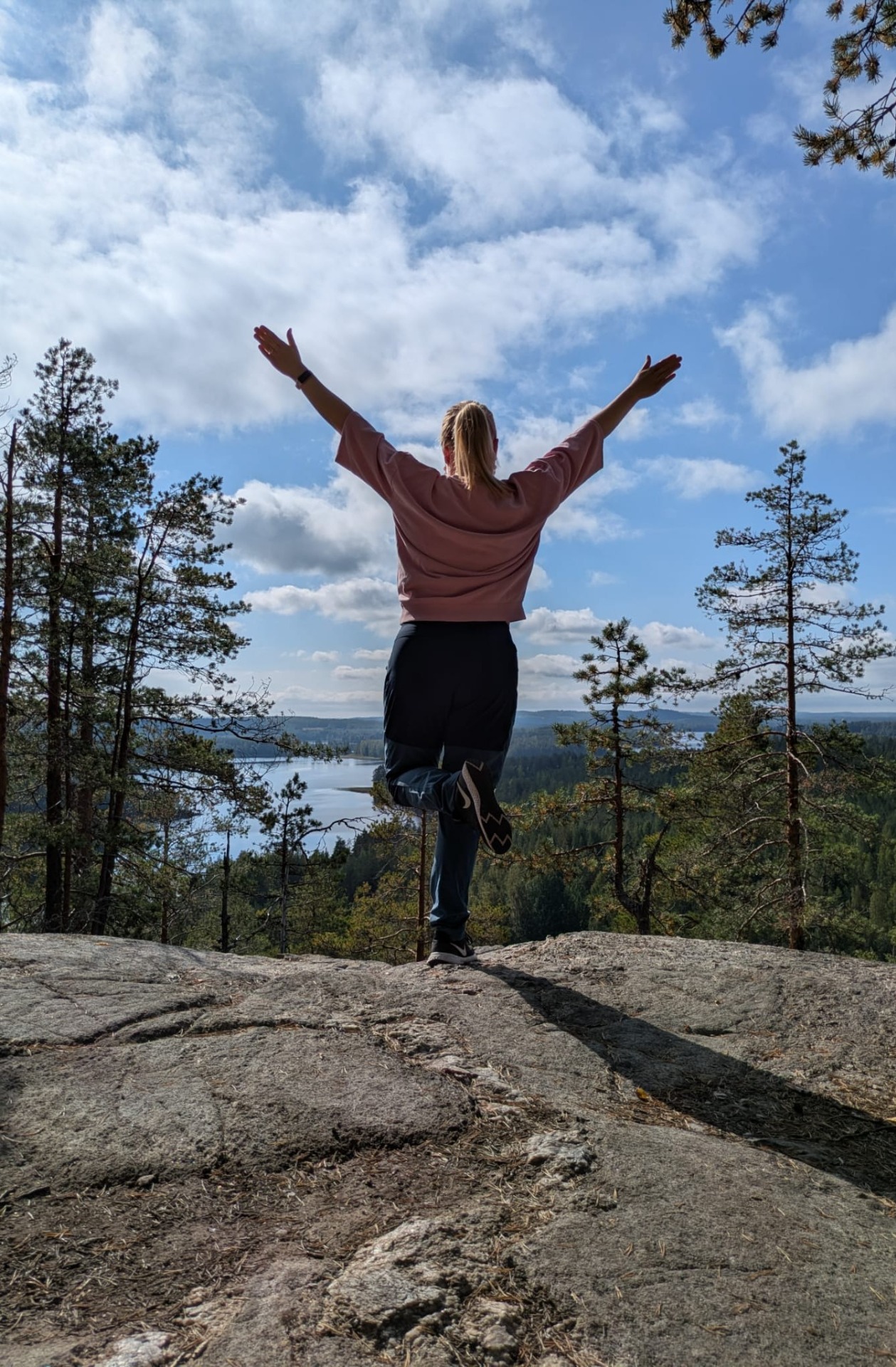 Happygums - suuhygienistipalvelu juhlistamassa yrittäjänpäivää.